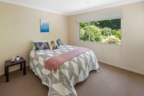 Photo of property in 6 Chippenham Grove, Churton Park, Wellington, 6037