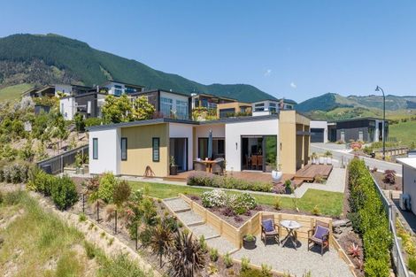 Photo of property in 18 Hill Tops Way, Stoke, Nelson, 7011