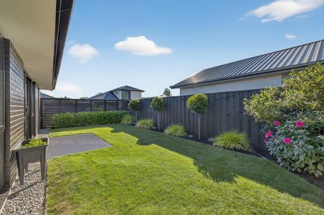 Photo of property in 2 Graeme Cooper Lane, Avonhead, Christchurch, 8042