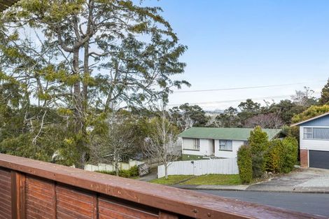 Photo of property in 46 Easton Park Parade, Glenfield, Auckland, 0629