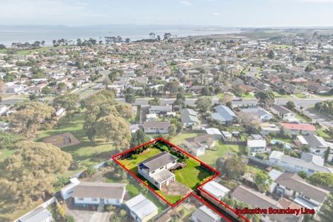 Photo of property in 15 Becker Drive, Weymouth, Auckland, 2103