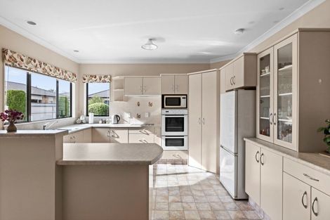 Photo of property in 5a Avondale Road, Taradale, Napier, 4112