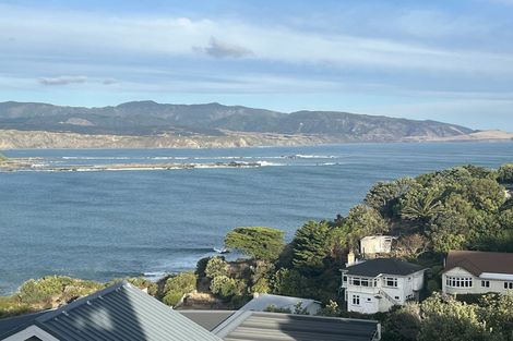 Photo of property in 34 Hungerford Road, Lyall Bay, Wellington, 6022