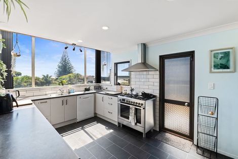 Photo of property in 1061 Papamoa Beach Road, Papamoa Beach, Papamoa, 3118
