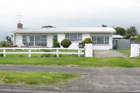 Photo of property in 20 Mace Terrace, Oakura, 4314