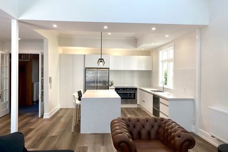 Photo of property in 210 Oriental Parade, Oriental Bay, Wellington, 6011