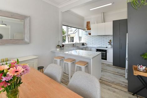 Photo of property in 1/6 Sundown Avenue, Manly, Whangaparaoa, 0930