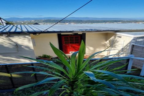 Photo of property in 29a Harbour View Road, Northland, Wellington, 6012