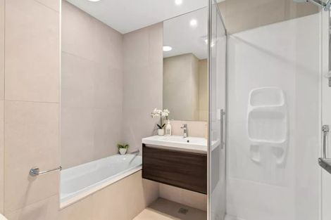 Photo of property in 10 Viridian Avenue, Rosehill, 2113