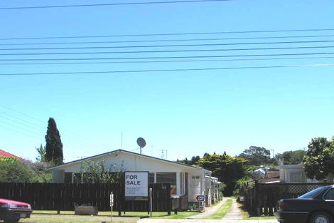 Photo of property in 2/43 Shakespeare Road, Milford, Auckland, 0620