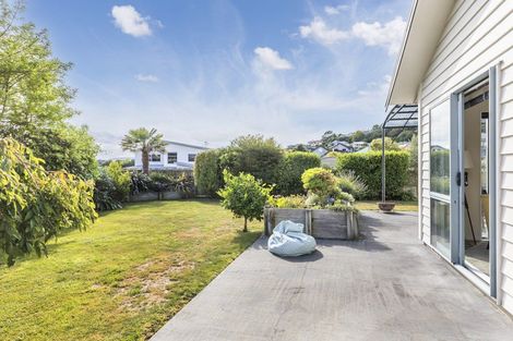 Photo of property in 4 Edington Grove, Churton Park, Wellington, 6037