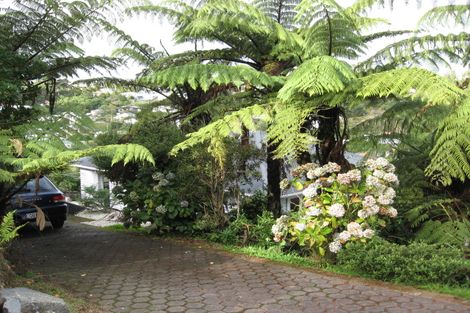 Photo of property in 143 Ruskin Road, Newlands, Wellington, 6037