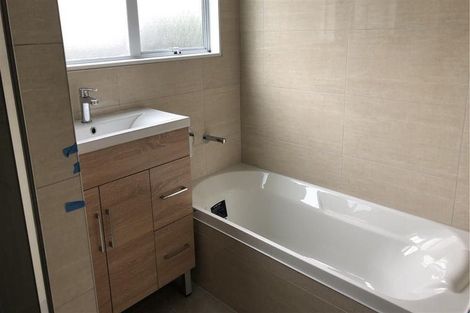 Photo of property in 61 Hassan Drive, Massey, Auckland, 0614