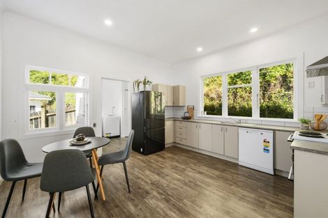 Photo of property in 29 Garden Road, Northland, Wellington, 6012