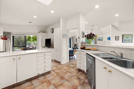 Photo of property in 6 Kingsgate Avenue, Havelock North, 4130