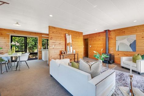 Photo of property in 7 Camilla Grove, Totara Vale, Auckland, 0629