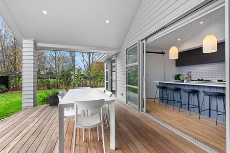 Photo of property in 11 Munro Oak Lane, Clevedon, 2582