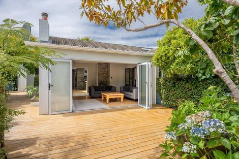 Photo of property in 5 Matipo Street, Waikanae, 5036
