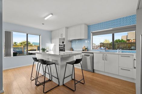 Photo of property in 6b Sheriff Place, Randwick Park, Auckland, 2105
