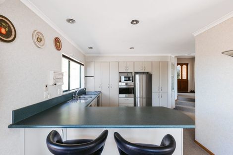 Photo of property in 32 Downing Place, Welcome Bay, Tauranga, 3112