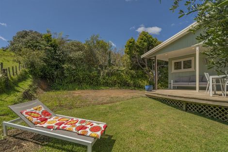 Photo of property in 4 Ocean Beach Road, Tairua, 3508