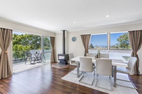 Photo of property in 10 Nor'east Drive, Northcross, Auckland, 0632