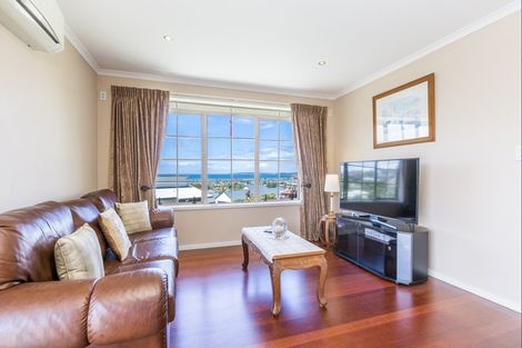 Photo of property in 12 Grovenor Drive, Orewa, 0931