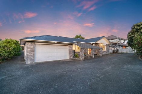 Photo of property in 8 Rarahu Place, The Gardens, Auckland, 2105