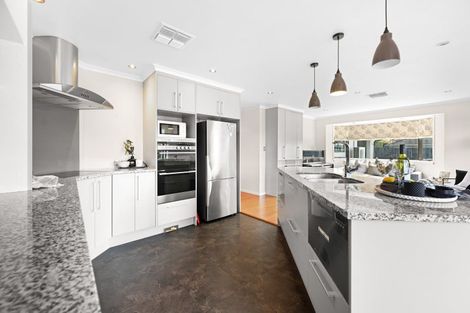 Photo of property in 16 Hampshire Court, Flagstaff, Hamilton, 3210