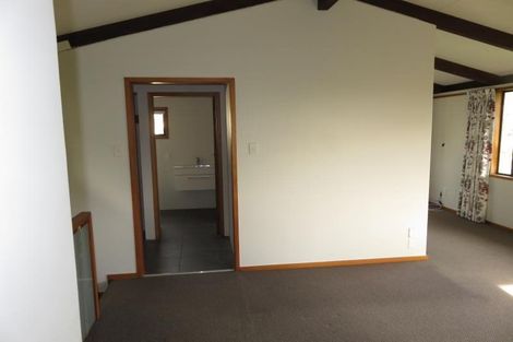 Photo of property in 76 Ranui Crescent, Khandallah, Wellington, 6035