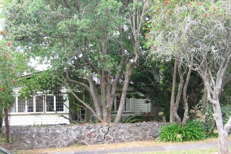 Photo of property in 4 Miro Street, New Lynn, Auckland, 0600