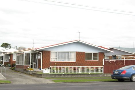 Photo of property in 4/6 Karamu Street, Strandon, New Plymouth, 4312