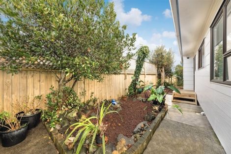Photo of property in 25 Clearview Heights, Ranui, Auckland, 0612