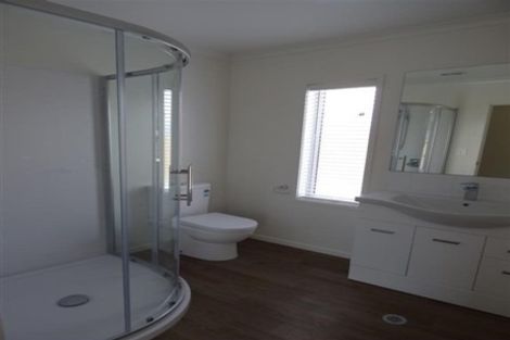 Photo of property in 28u3 Heath Street, Saint Andrews, Hamilton, 3200