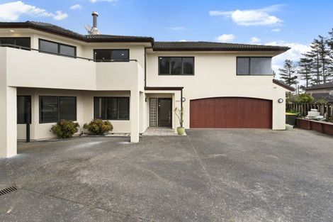 Photo of property in 223 Hill Road, The Gardens, Auckland, 2105
