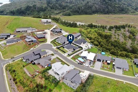 Photo of property in 9 Manatu Close, Whangamata, 3691