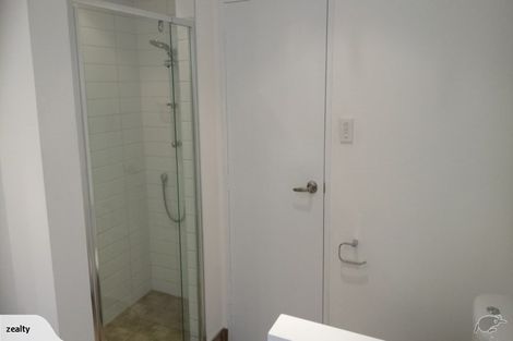 Photo of property in 5a Robert Street, Newlands, Wellington, 6037