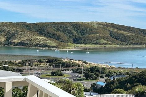 Photo of property in 14b Kahu Road, Paremata, Porirua, 5024