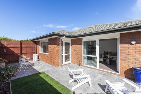 Photo of property in 21 Puhara Avenue, Parklands, Christchurch, 8083