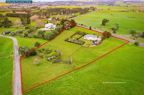 Photo of property in 70 Rimmer Road, Helensville, 0875