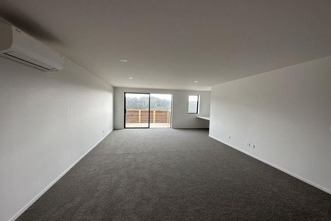 Photo of property in 35 Oakum Road, Whitby, Porirua, 5024