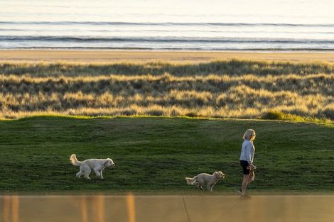 Photo of property in 76 Marine Parade, Mount Maunganui, 3116