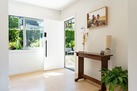 Photo of property in 18 Hastings Road, Mairangi Bay, Auckland, 0630