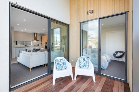 Photo of property in 2 Kuparu Lane, Red Beach, 0932