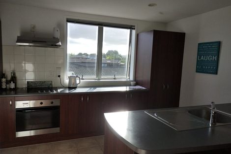 Photo of property in 9/3 Riverside Road, Orewa, 0931