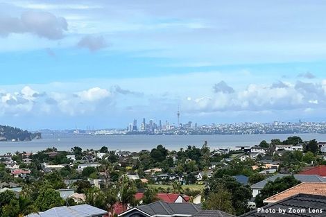 Photo of property in 1/11 Bernleigh Terrace, West Harbour, Auckland, 0618