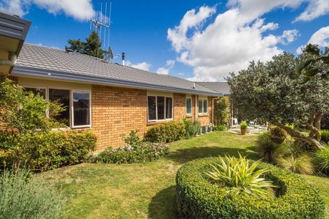 Photo of property in 17 Suffolk Crescent, Feilding, 4702