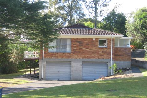 Photo of property in 1/8 Ondine Place, Glenfield, Auckland, 0629