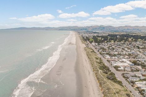 Photo of property in 2/22 Marine Parade, North New Brighton, Christchurch, 8083