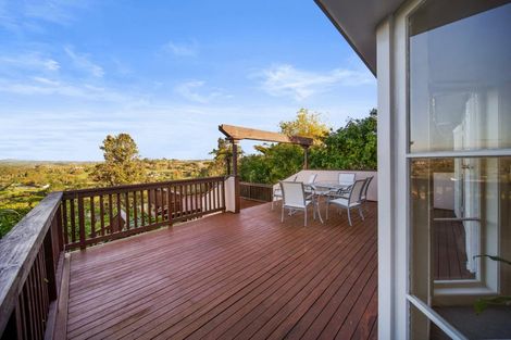 Photo of property in 23 Pohutukawa Avenue, Shelly Park, Auckland, 2014